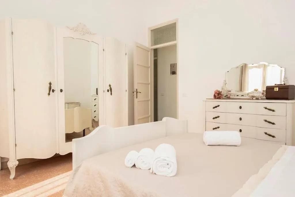 Lonero 32 Trapani Apartment Italy